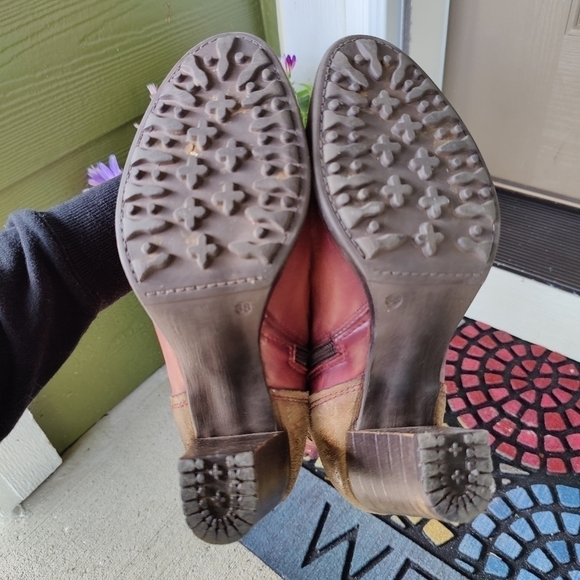 MJUS Italian Studded Red Brown Leather Heel Boots Textured Cut Outs Size 38 US 8 - Picture 10 of 15